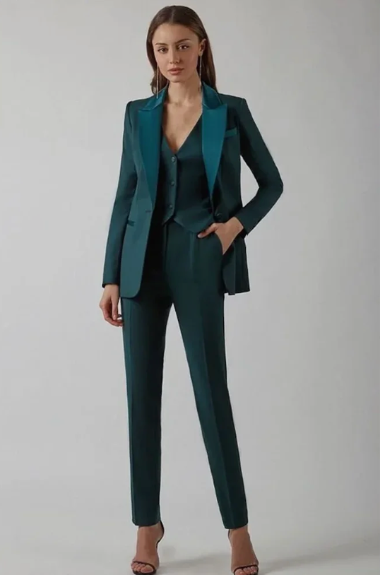 Woman wearing the Old Money Collection Couture De Longpre Suit Set