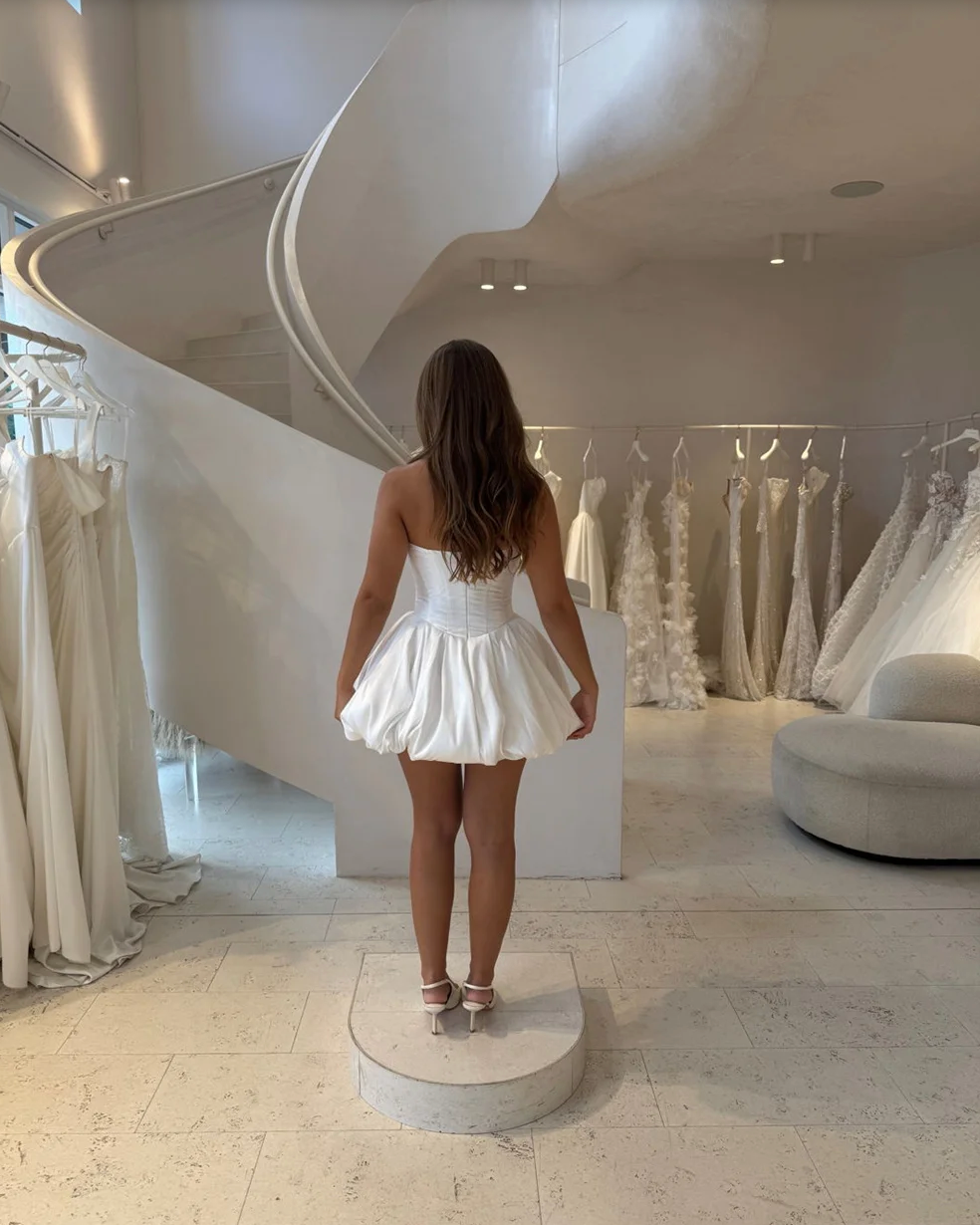 Woman wearing the Ras Beirut Mini