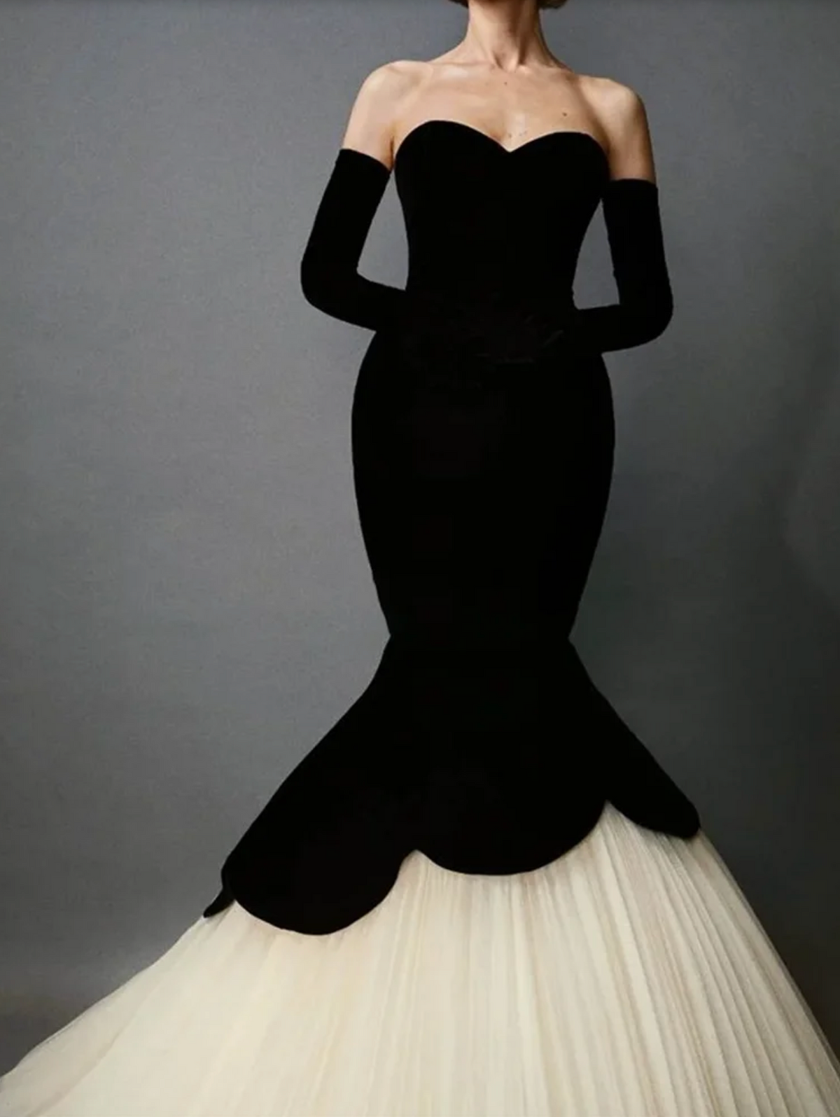 Hepburn Audrey Gown